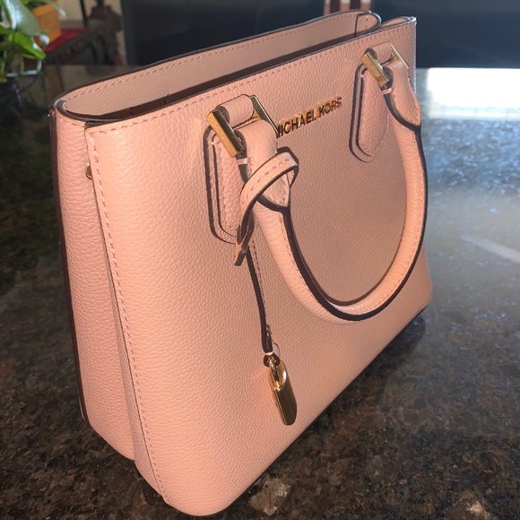 Michael Kors 👜 small tote - Picture 2 of 3